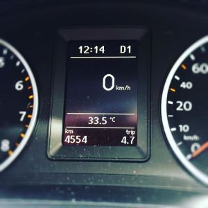 temperature gauge in car